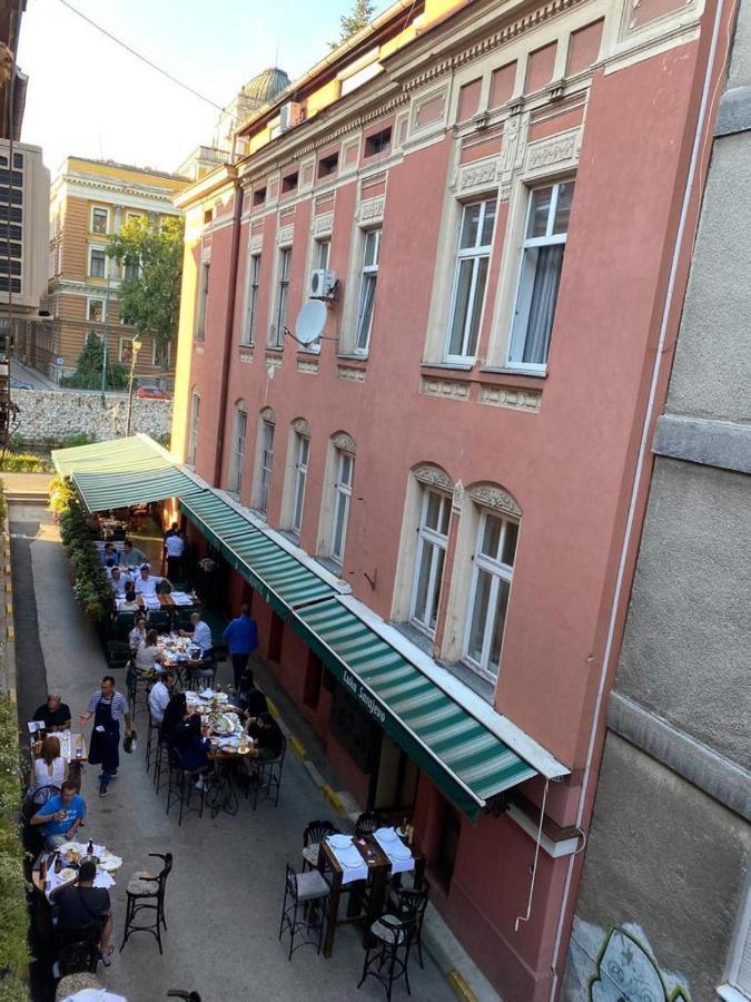 Academy Of Art Apartment Sarajevo Bagian luar foto