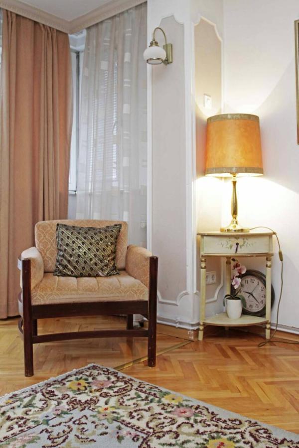 Academy Of Art Apartment Sarajevo Bagian luar foto